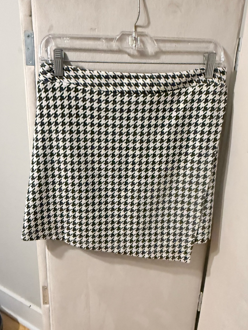 TCEC Black and White Houndstooth Mini Skirt
